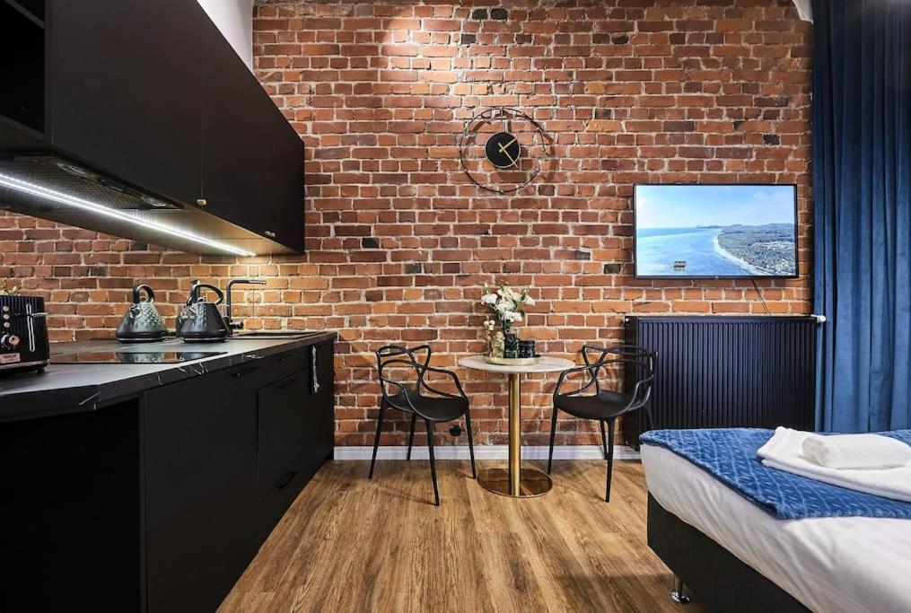 Urban-Glam City Centre Studio With A Gym And Terrace تالين المظهر الخارجي الصورة