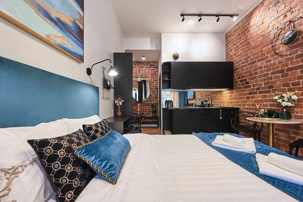 Urban-Glam City Centre Studio With A Gym And Terrace تالين المظهر الخارجي الصورة